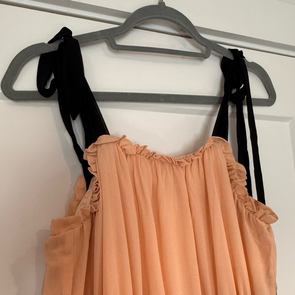 Women’s Dress - Picture 7 of 10